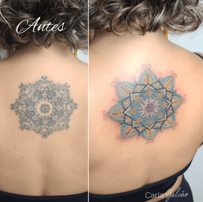 Tatuagem de mandala nas costas